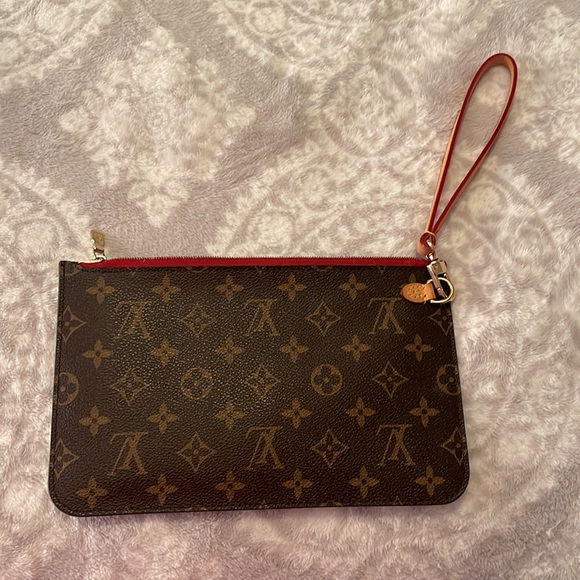 Louis Vuitton wristlet - Picture 2 of 5